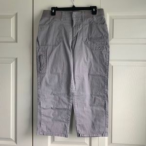 Lee Comfort Capris. GUC.